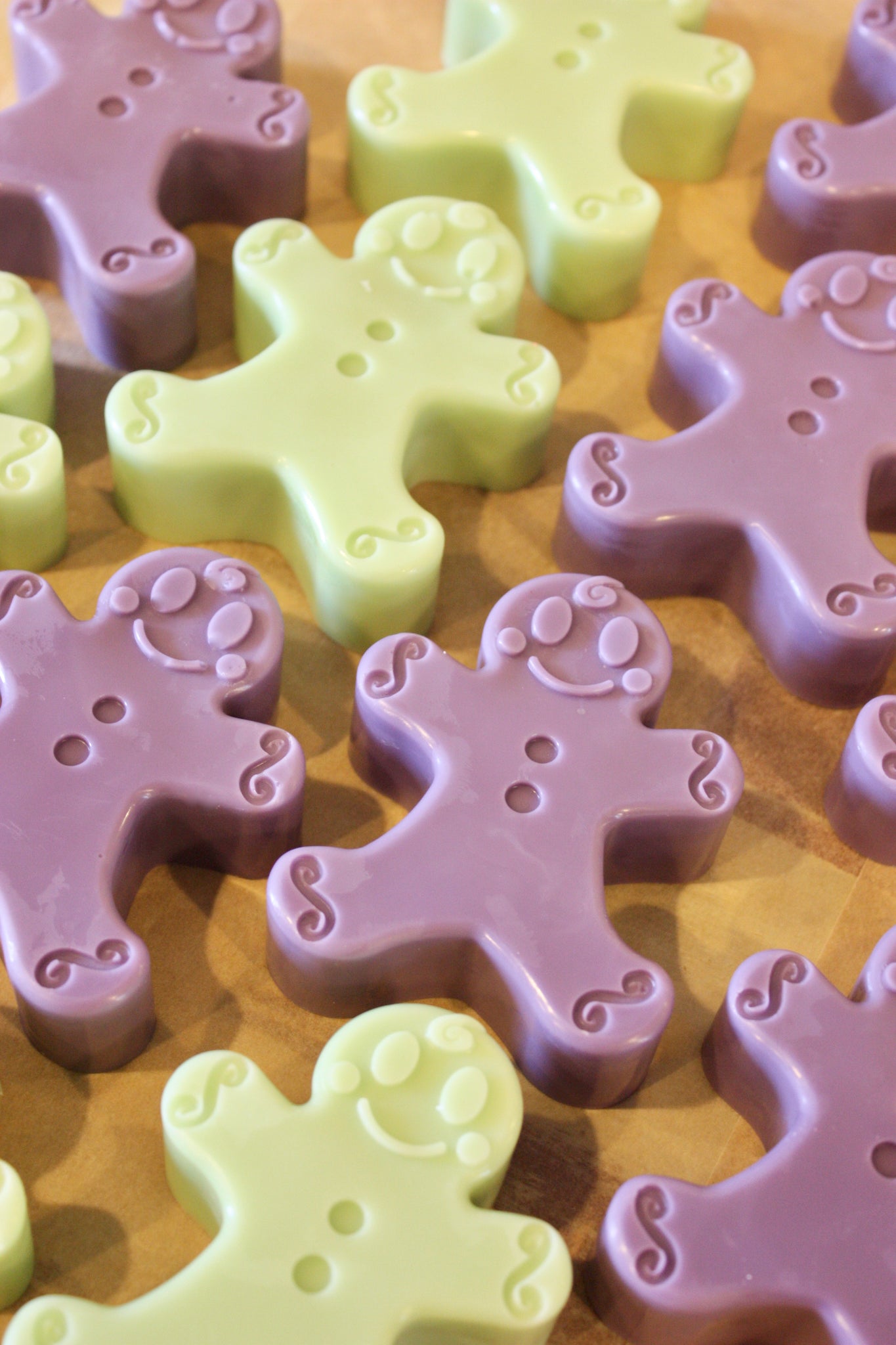 Paraffin-Soy Wax Melts (Gingerbread Men)