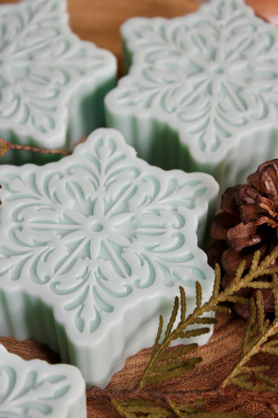Paraffin-Soy Wax Melts (Large Snowflakes)
